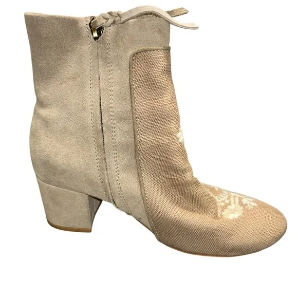 Toms Evie Floral Embroidered Suede Canvas Block Heel Boot Taupe Women's Size 7.5 - Picture 2 of 13